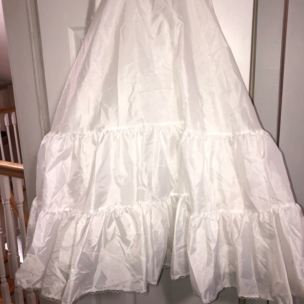 Slip for under dresses never worn!